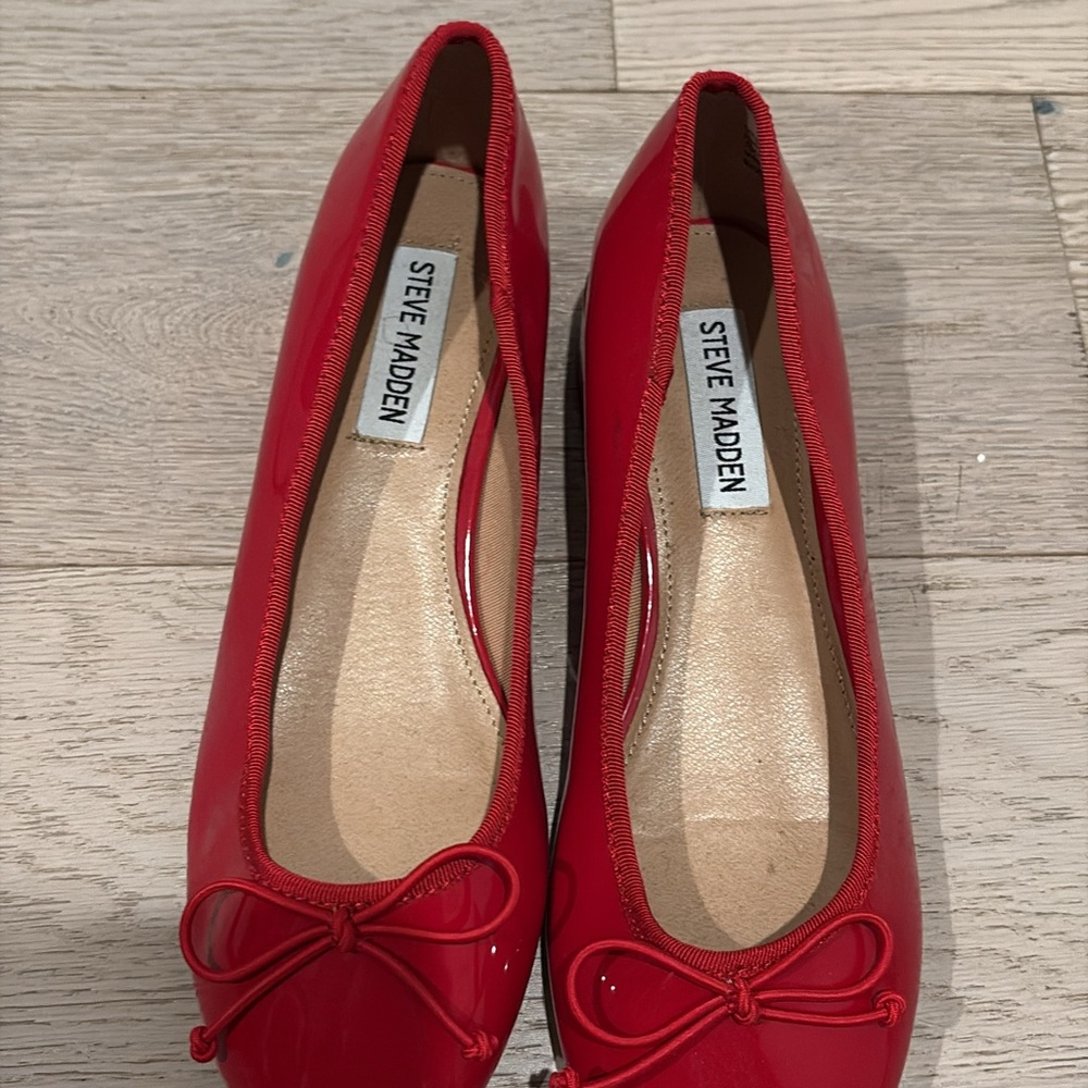 Steve Madden Glossy Red Flats